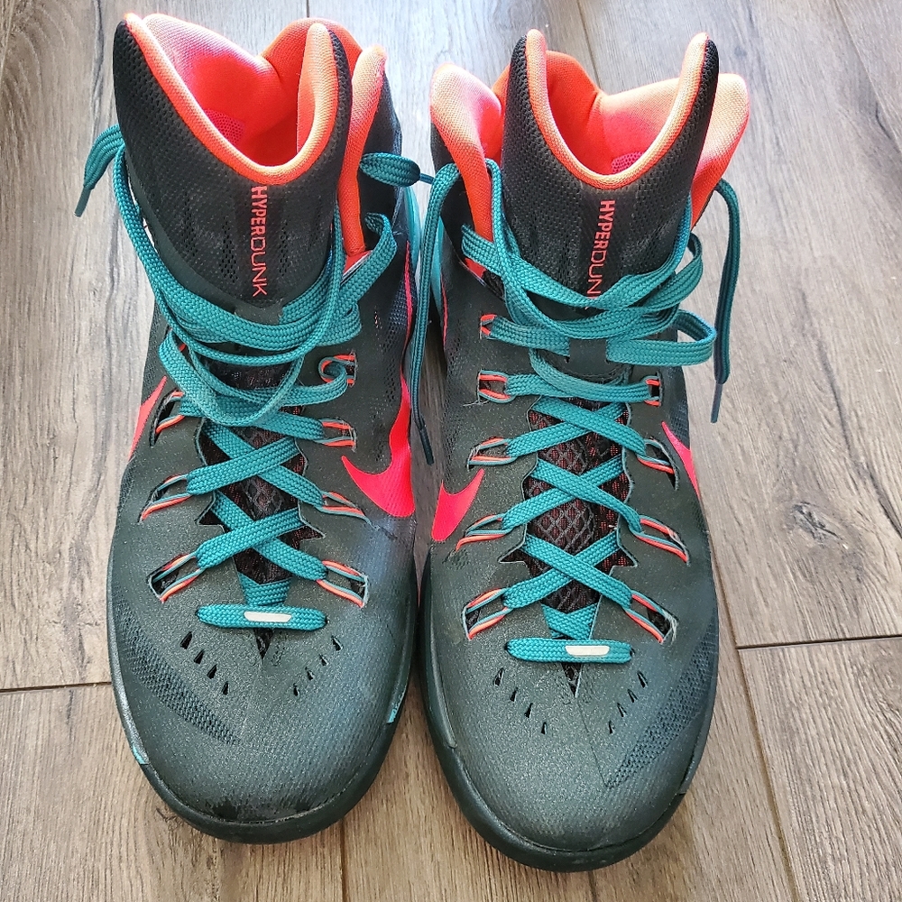 Mens Nike Hyperdunks size 10.5